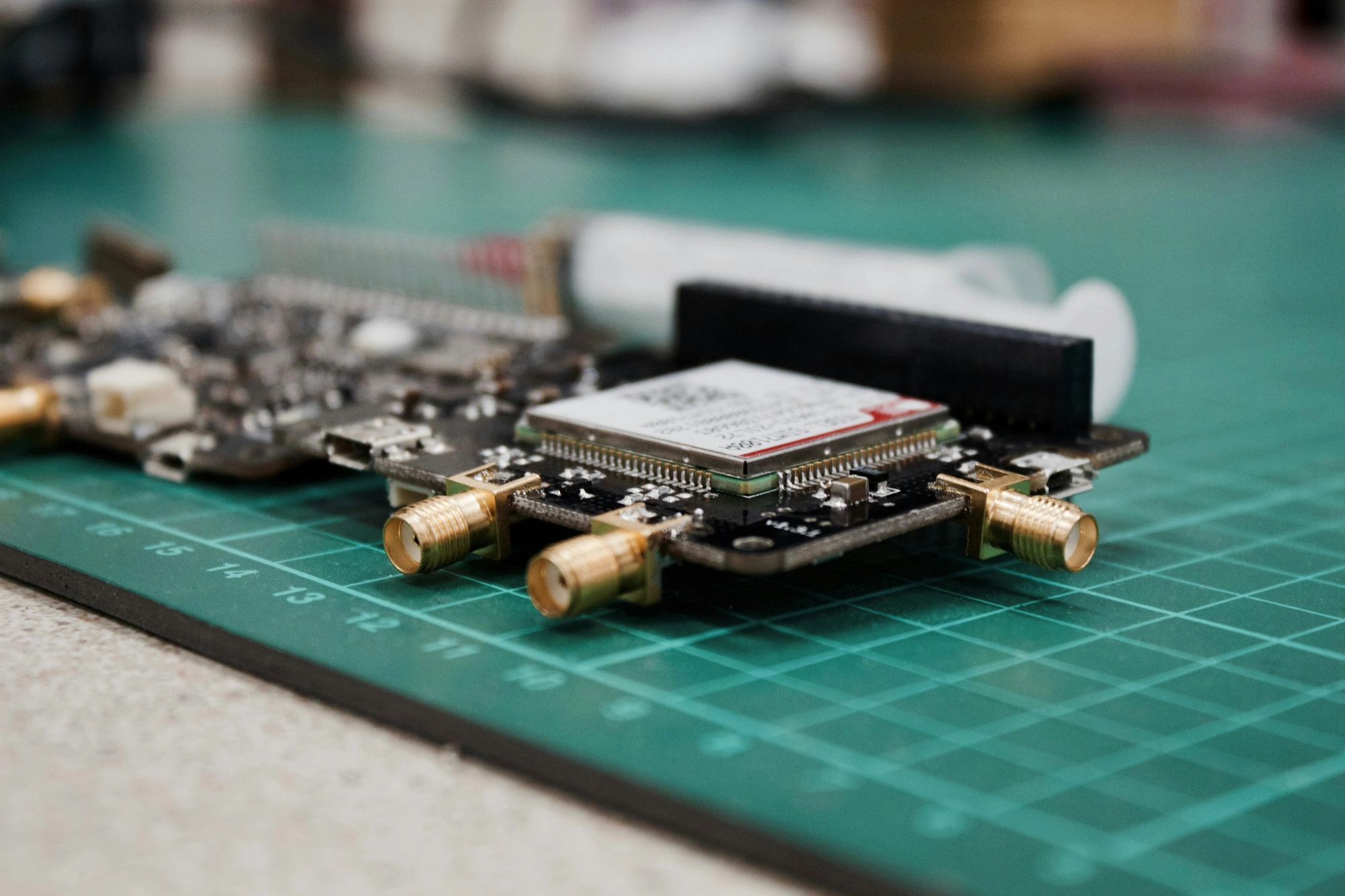 iot hardware host 2025